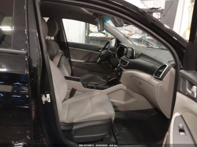 KM8J3CA48KU075082 Hyundai Tucson Value