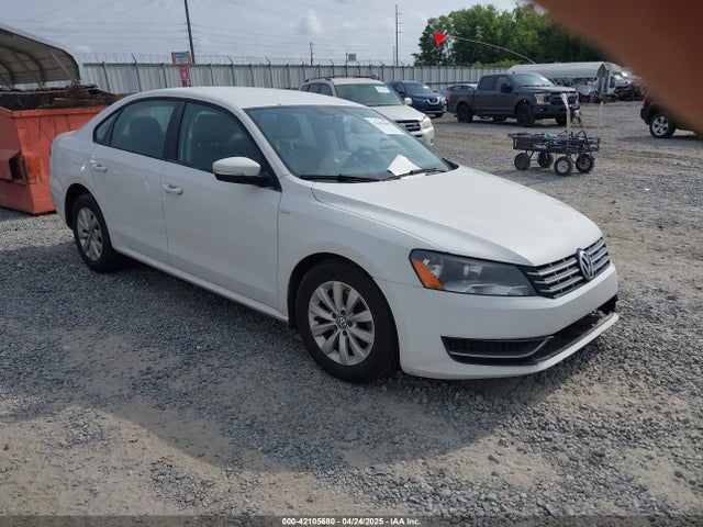 2015 1VWAT7A3XFC004039 main image