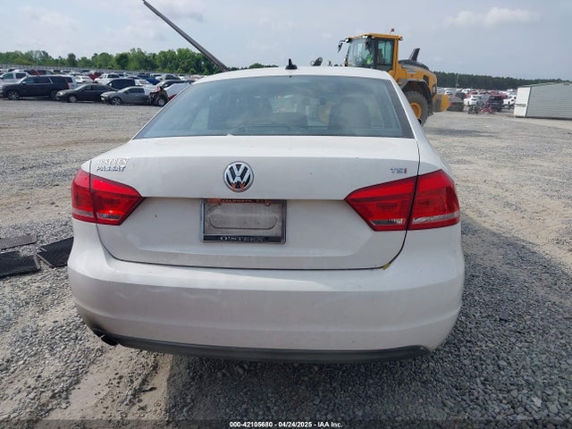 Volkswagen Passat 1.8t Wolfsburg Edition 2015 1VWAT7A3XFC004039 Image 16