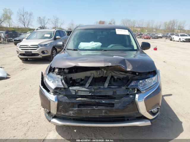 JA4AZ2A31JZ003933 Mitsubishi Outlander Es