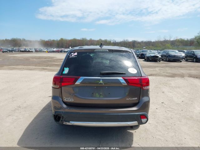 JA4AZ2A31JZ003933 Mitsubishi Outlander Es