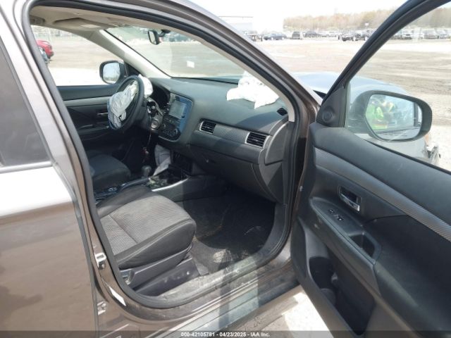 JA4AZ2A31JZ003933 Mitsubishi Outlander Es