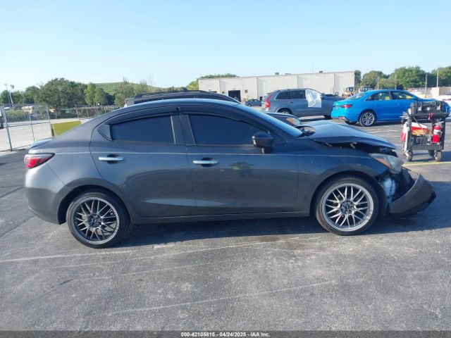 3MYDLBYV6JY329802 Toyota YARIS IA