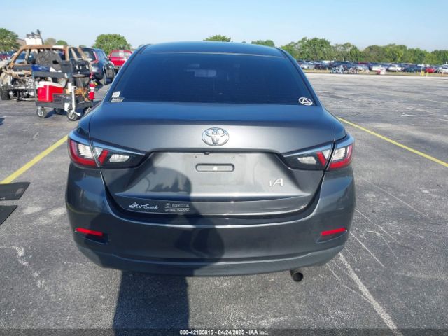 3MYDLBYV6JY329802 Toyota YARIS IA