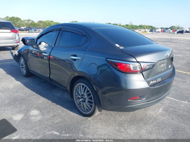 3MYDLBYV6JY329802 Toyota YARIS IA