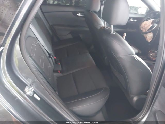3KPF54AD8RE834719 KIA Forte Gt-line