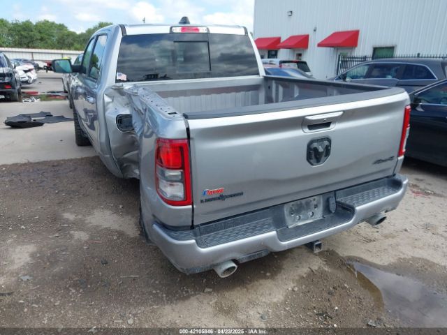 2022 RAM 1500 1C6SRFFM6NN286353 Photo 2