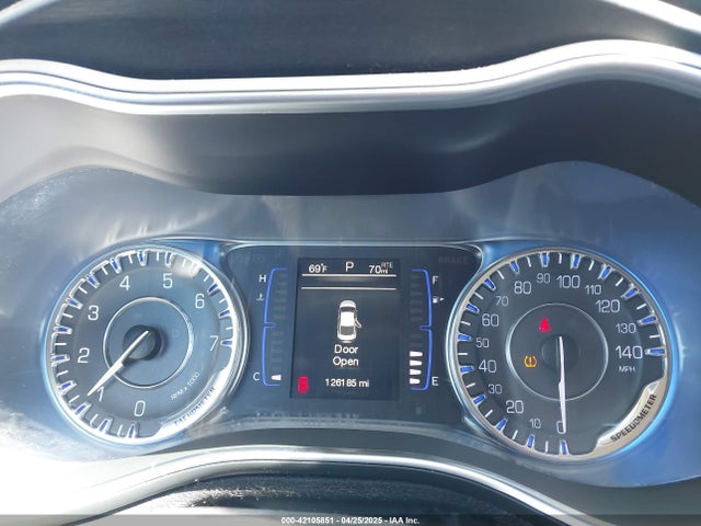 Chrysler 200 Limited 2015 1C3CCCAB7FN752316 Image 7