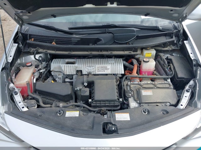 JTDZN3EU2HJ058977 Toyota Prius V Two
