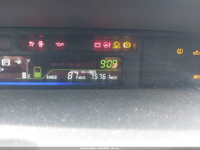 JTDZN3EU2HJ058977 Toyota Prius V Two
