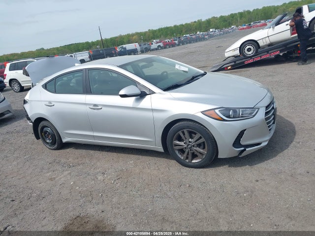 5NPD84LF0JH221829 Hyundai ELANTRA SEL