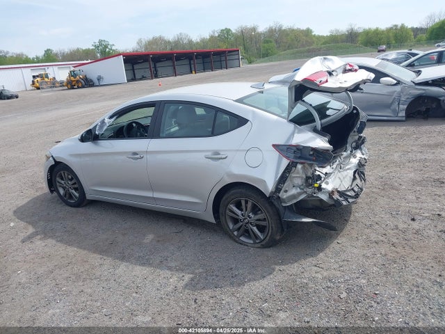 5NPD84LF0JH221829 Hyundai ELANTRA SEL