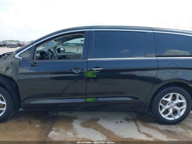 2C4RC1FG2JR129163 Chrysler Pacifica Touring Plus