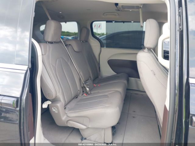 2C4RC1FG2JR129163 Chrysler Pacifica Touring Plus