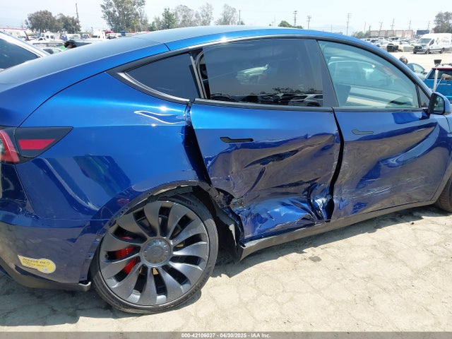 7SAYGDEF7NF393235 Tesla Model Y Performance Dual Motor All-wheel Drive