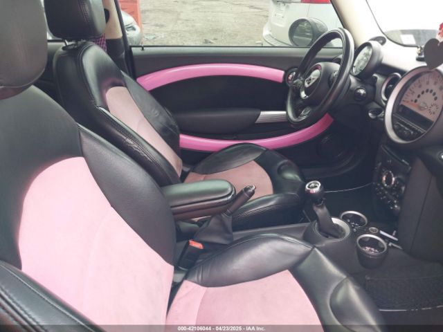 2011 MINI COOPER WMWSU3C59BT099700 Photo 4