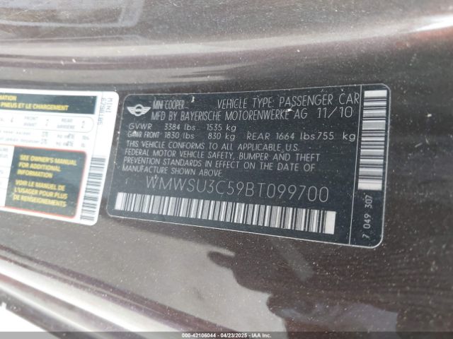 2011 MINI COOPER WMWSU3C59BT099700 Photo 8
