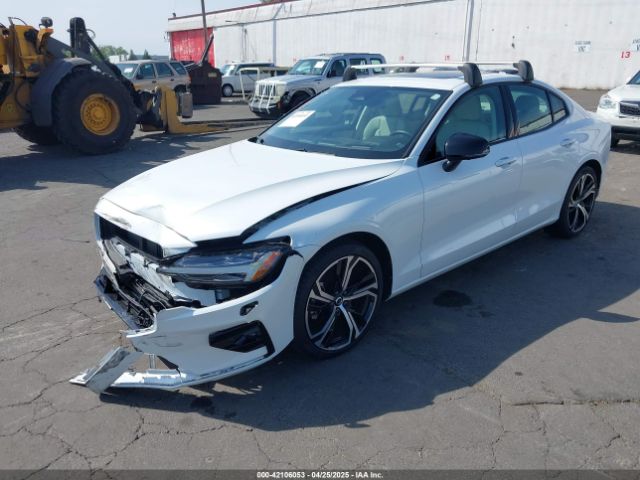 7JRL12TM9RG287266 Volvo S60 B5 Ultimate Dark Theme