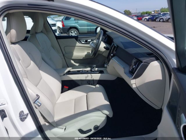 7JRL12TM9RG287266 Volvo S60 B5 Ultimate Dark Theme