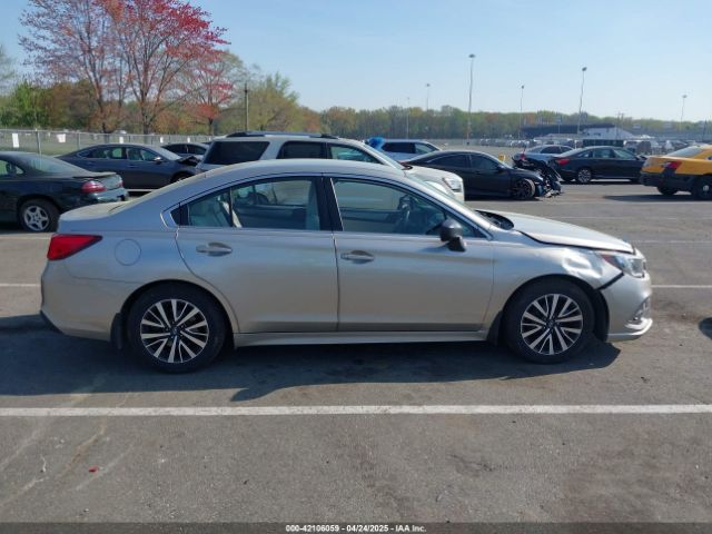 4S3BNAB66J3033943 Subaru Legacy 2.5i