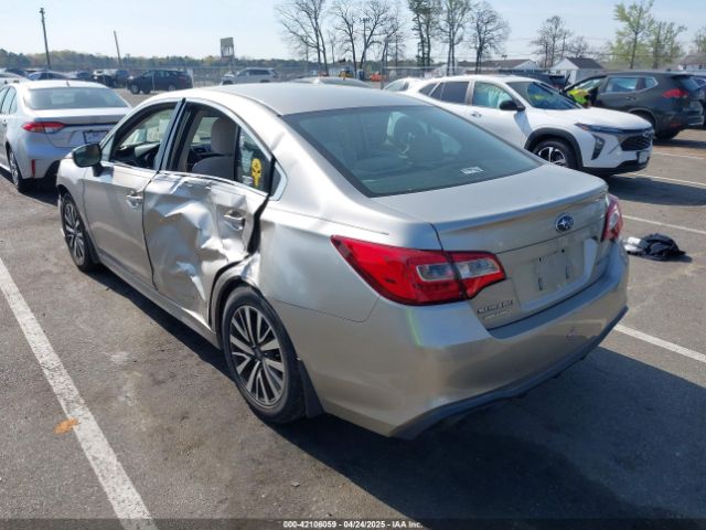 4S3BNAB66J3033943 Subaru Legacy 2.5i