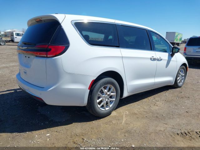 2024 CHRYSLER PACIFICA 2C4RC1BG4RR129831 Photo 3