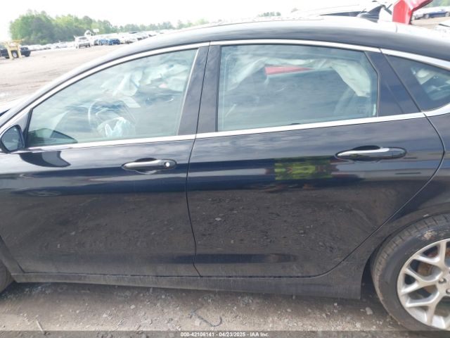 1C3CCCEG1GN114666 Chrysler 200 C