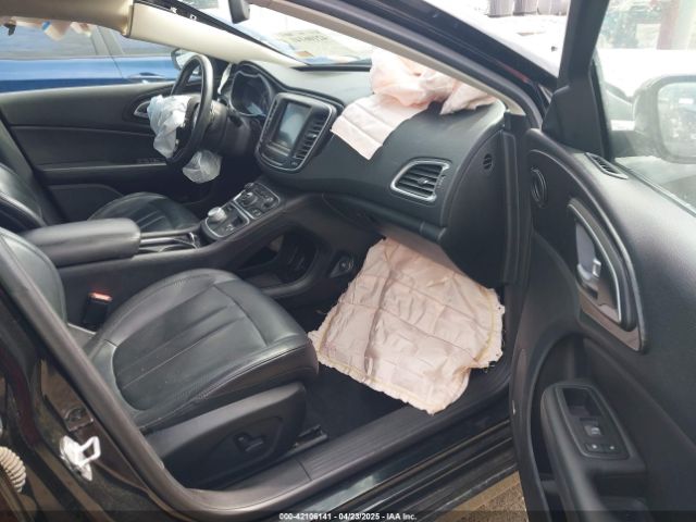 2016 CHRYSLER 200 1C3CCCEG1GN114666 Photo 4
