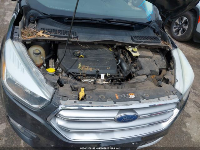1FMCU0GDXHUC49237 Ford ESCAPE SE