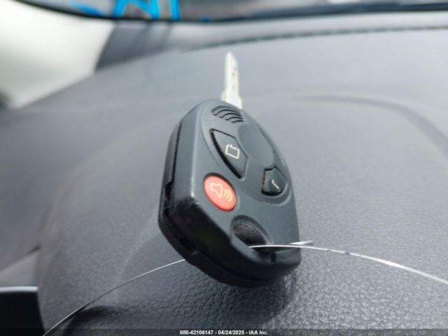 1FMCU0GDXHUC49237 Ford ESCAPE SE