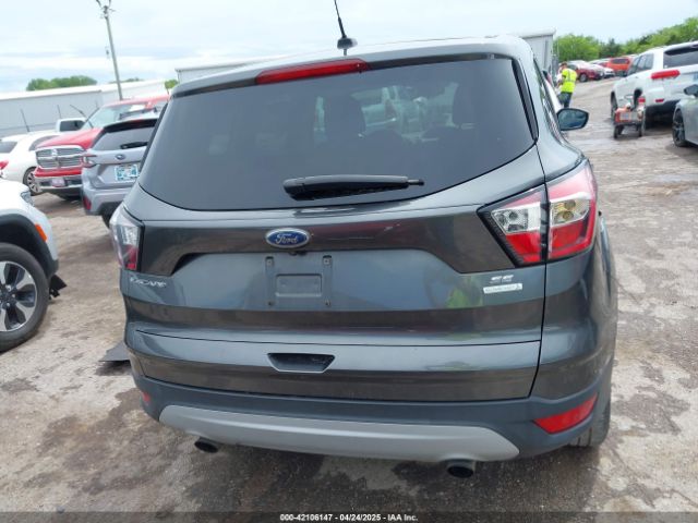 1FMCU0GDXHUC49237 Ford ESCAPE SE