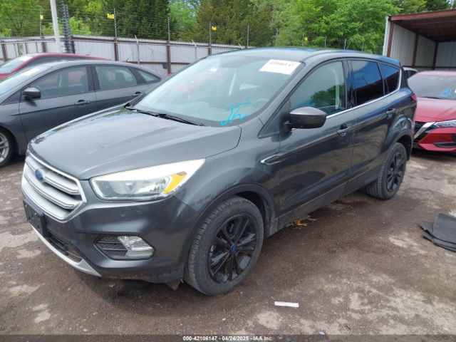 1FMCU0GDXHUC49237 Ford ESCAPE SE