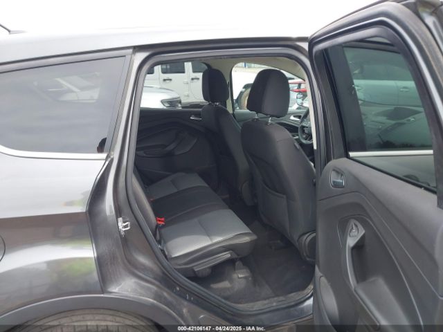 1FMCU0GDXHUC49237 Ford ESCAPE SE