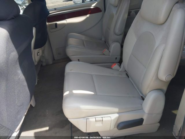 2005 CHRYSLER TOWN & COUNTRY 2C8GP64L35R355967 Photo 7