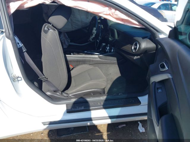 2019 CHEVROLET CAMARO 1G1FB1RX0K0149384 Photo 4