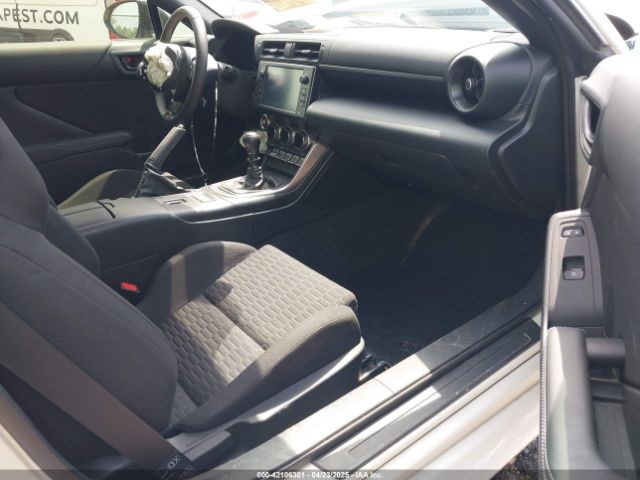 2023 TOYOTA GR86 JF1ZNBB1XP9761818 Photo 4