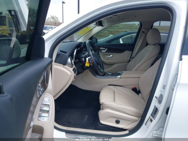 2019 MERCEDES-BENZ GLC 300 WDC0G4JB0KF670869 Photo 4