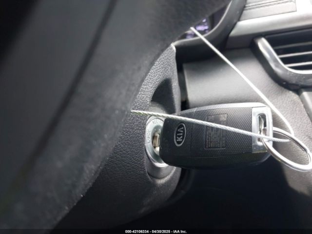 5XXGT4L38GG073659 KIA Optima Lx