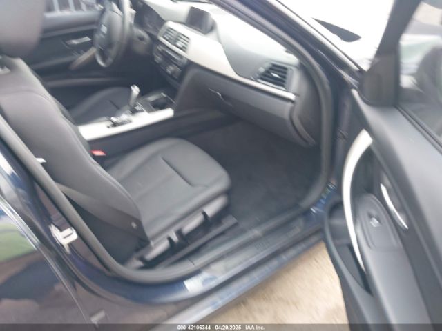 WBA8A9C3XHK864447 BMW 320i