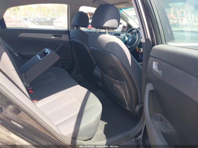 5NPE24AF7JH676931 Hyundai SONATA SE