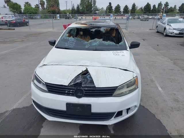 3VW2K7AJ6EM413335 Volkswagen Jetta 2.0l S