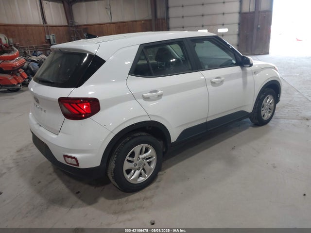 Hyundai Venue Se 2021 KMHRB8A35MU099403 Image 4
