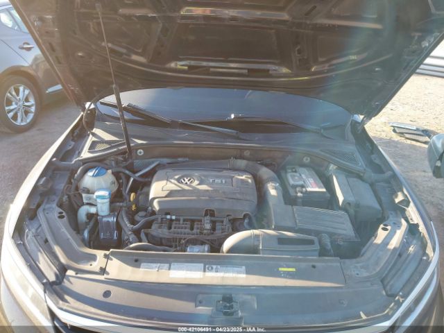 1VWDT7A37HC073271 Volkswagen Passat 1.8t R-line
