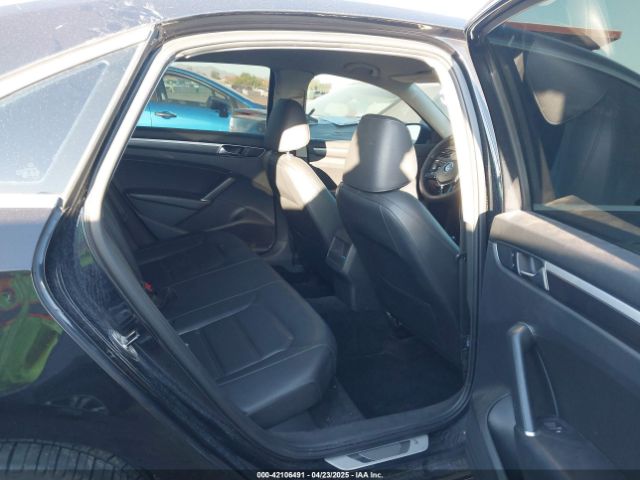 1VWDT7A37HC073271 Volkswagen Passat 1.8t R-line