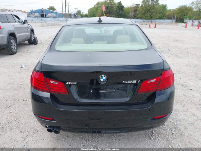 BMW 528i Xdrive 2014 WBA5A7C58ED617338 Image 16