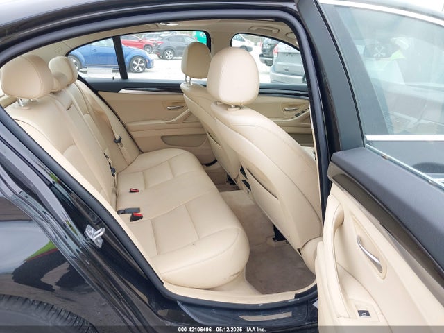 BMW 528i Xdrive 2014 WBA5A7C58ED617338 Image 8