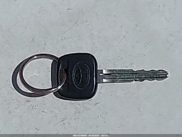 VNKKTUD37FA041957 Toyota YARIS L