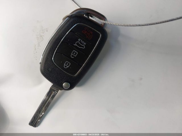 KM8J33A41HU378570 Hyundai TUCSON SE