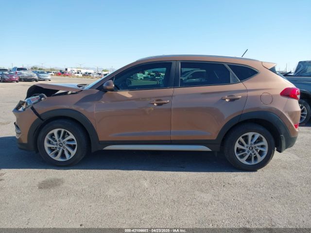 KM8J33A41HU378570 Hyundai TUCSON SE