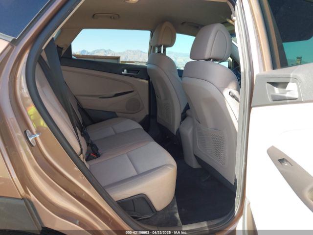 KM8J33A41HU378570 Hyundai TUCSON SE